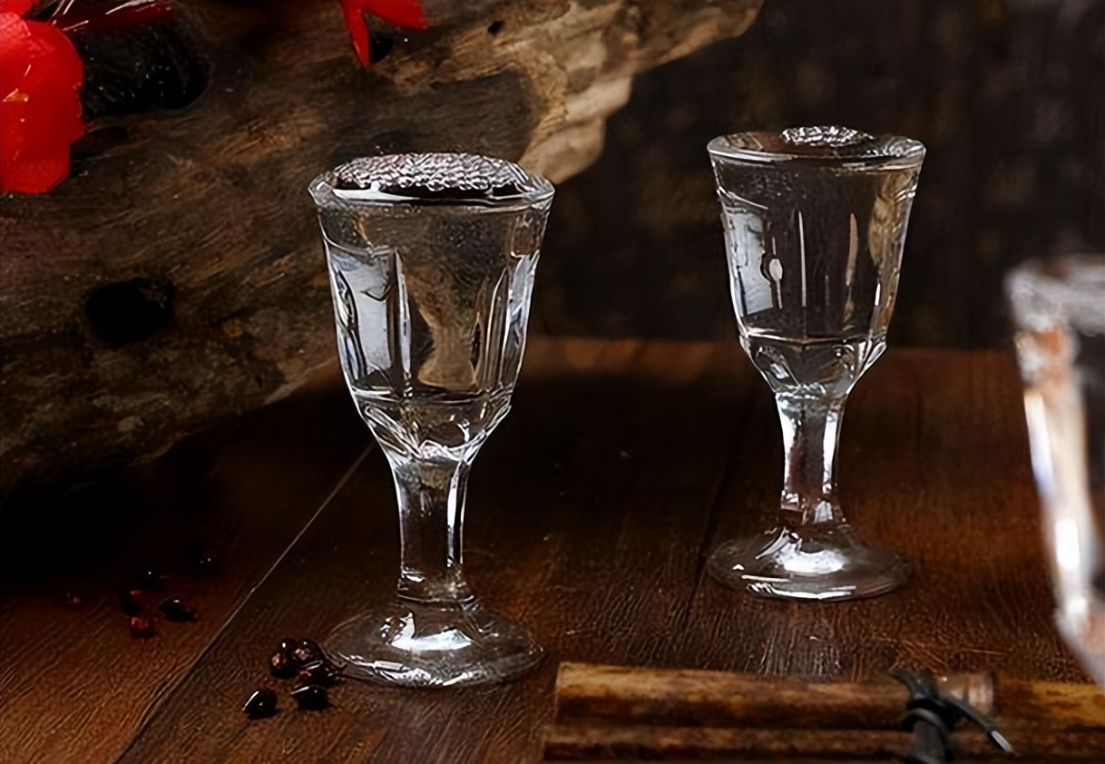 供销社时期的酒,70年代供销社白酒图片