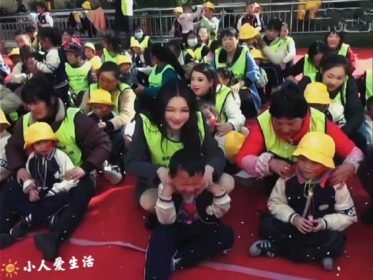 大手拉小手亲子运动会主题,动动小手