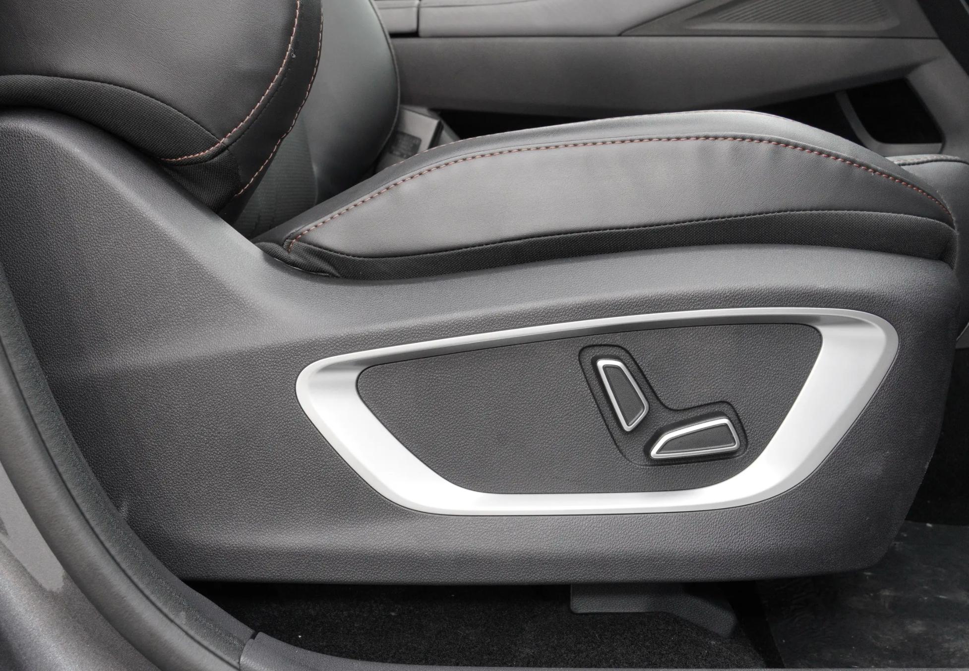 长安cs75plus1.5t自动豪华版,长安第二代cs75plus1.5尊贵零首付