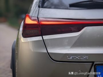 雷克萨斯ux200安全系数,雷克萨斯ux200双闪