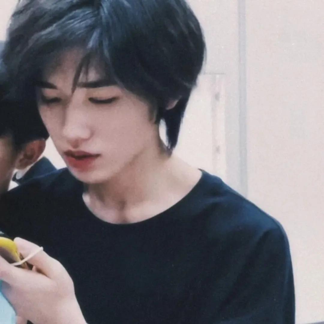 爱豆头像圆形,发你家爱豆的头像