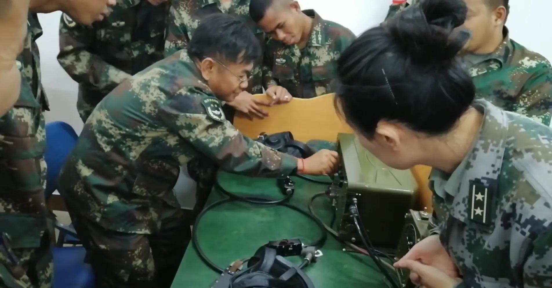 柬埔寨订购中国武器视频,中国援助柬埔寨火炮