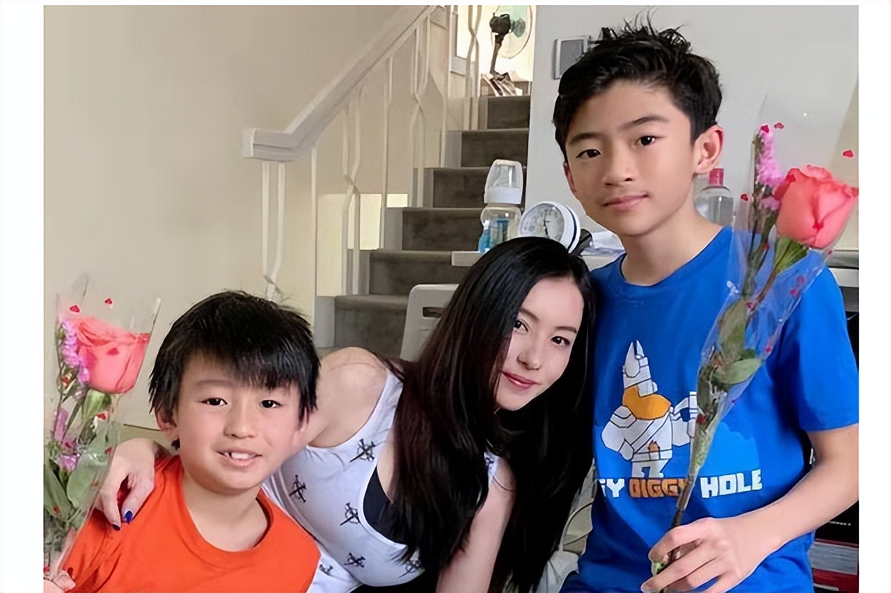 王菲会干涉谢霆锋张柏芝复婚吗,谢霆锋被媒体问想和王菲复合吗