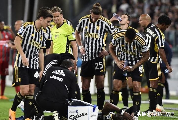 博格巴伤退曼联,博格巴坦承正度过最艰难时期