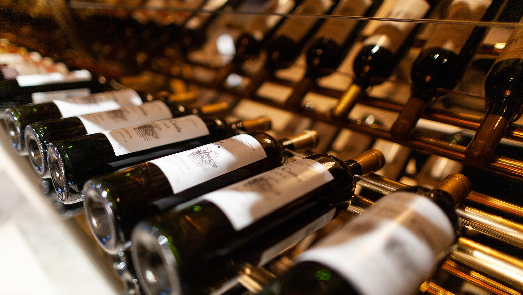 一瓶82年拉菲2分钱,一瓶82年的拉菲一共消费32万