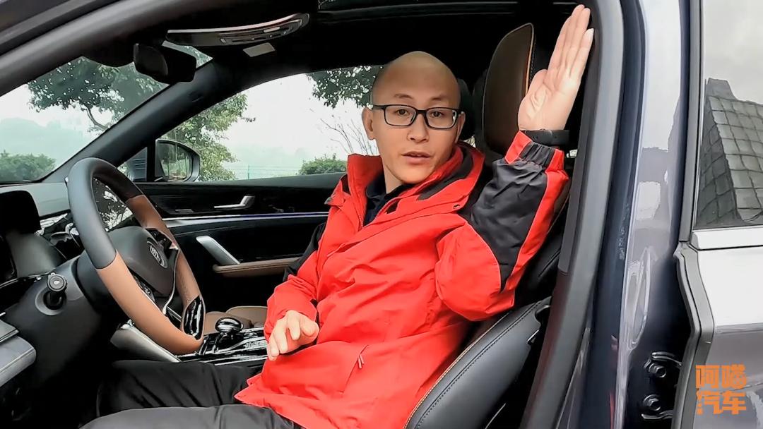 新手开车正确驾驶姿势图解,开车必备你一定要了解的驾驶技巧