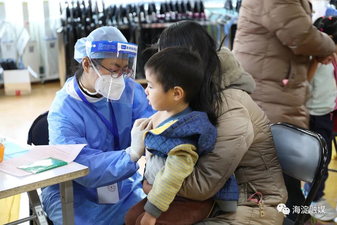 万泉小学“灯韵”手工灯笼助力小朋友接种新冠疫苗