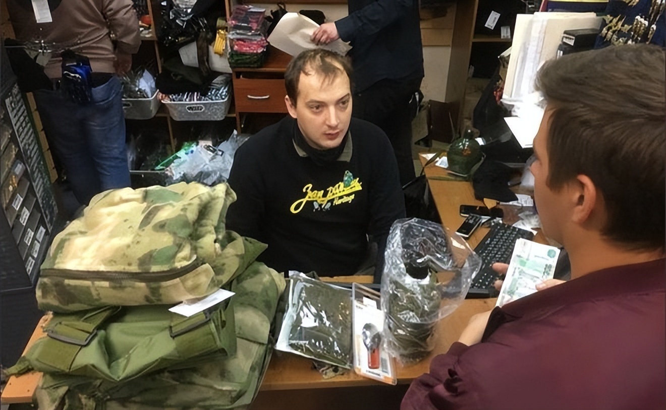 150万套军服不翼而飞！“*队军**信贷”：批准率98%，一小时放款