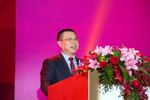 梅州电路板富豪：高中毕业打工，28岁创业，50岁公司上市成大佬