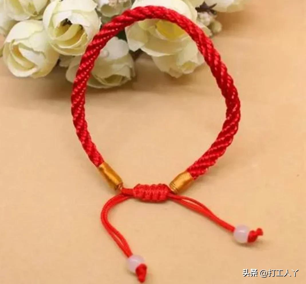 女生脚上戴红绳的意义是什么,女生脚上的红绳有什么用