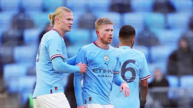 贝林厄姆蛙式头球震惊全场,贝林厄姆庆祝君临天下曼城