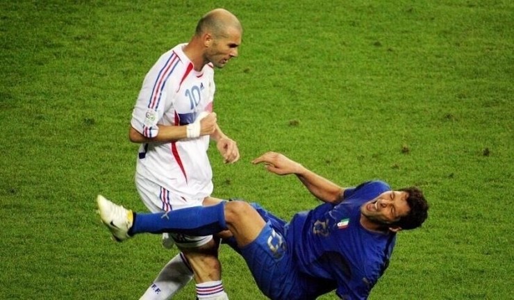 关浩津亚冠染红,恒大小将关浩津染红