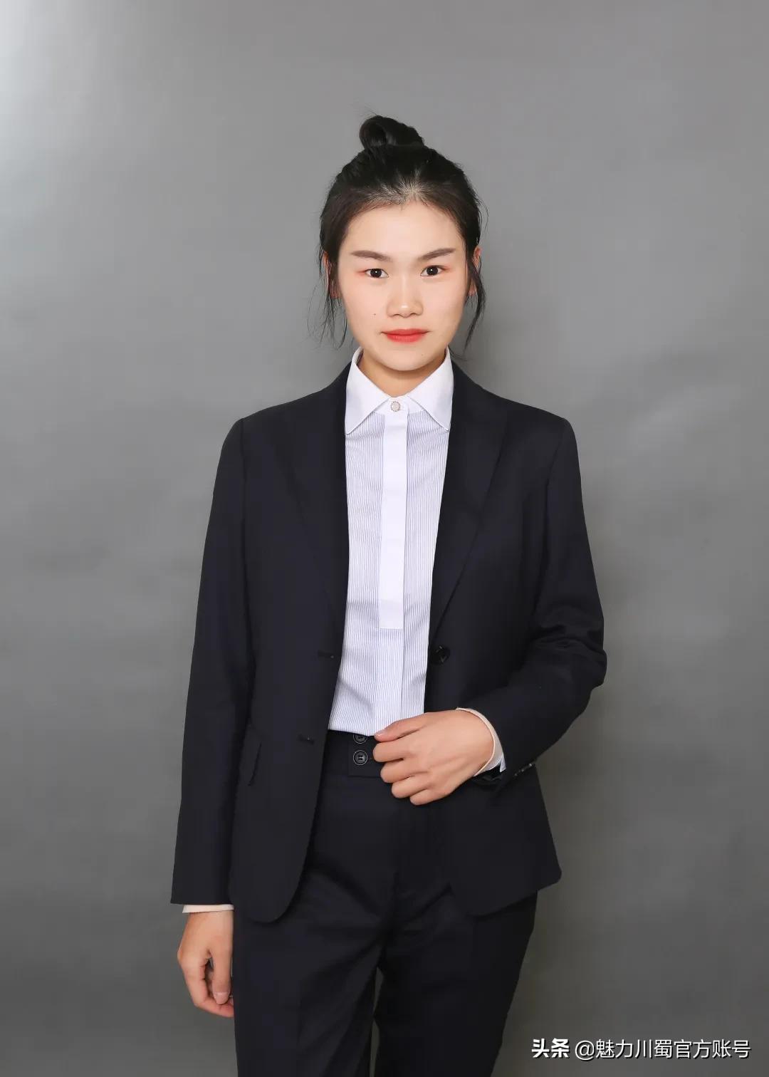 绵阳外国语学校李俊老师,绵阳外国语学校历史老师