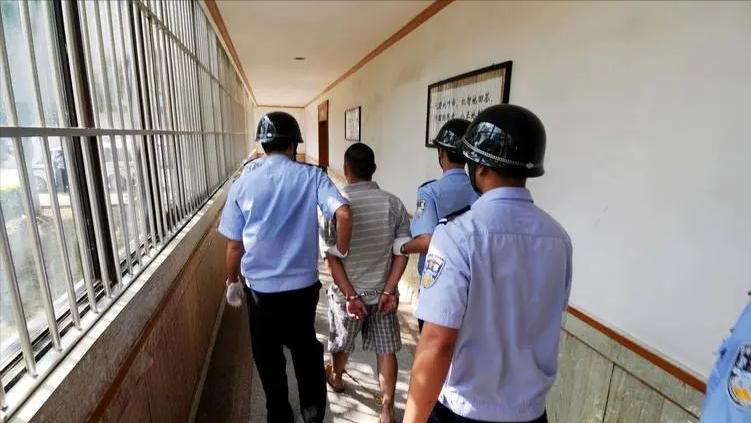 社保新规三类人交了也不能领社保,社保交满15年哪六类人拿不到社保