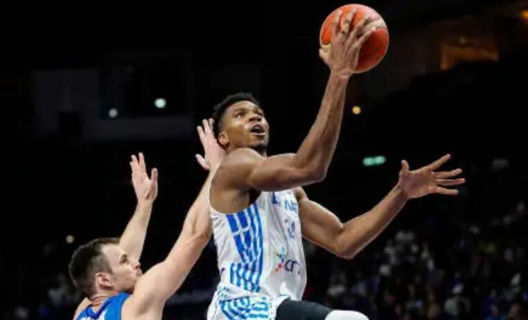 欧洲杯八强出炉约基奇,约基奇vs字母哥国际大赛下半场