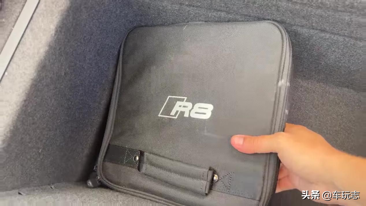 2019奥迪r8跟2020款奥迪r8,5.2v10奥迪r8限量版