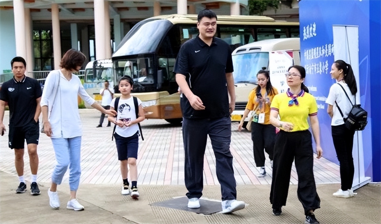 叶莉嫁给姚明以前叶莉做什么工作,姚明老婆叶莉个人简历身高