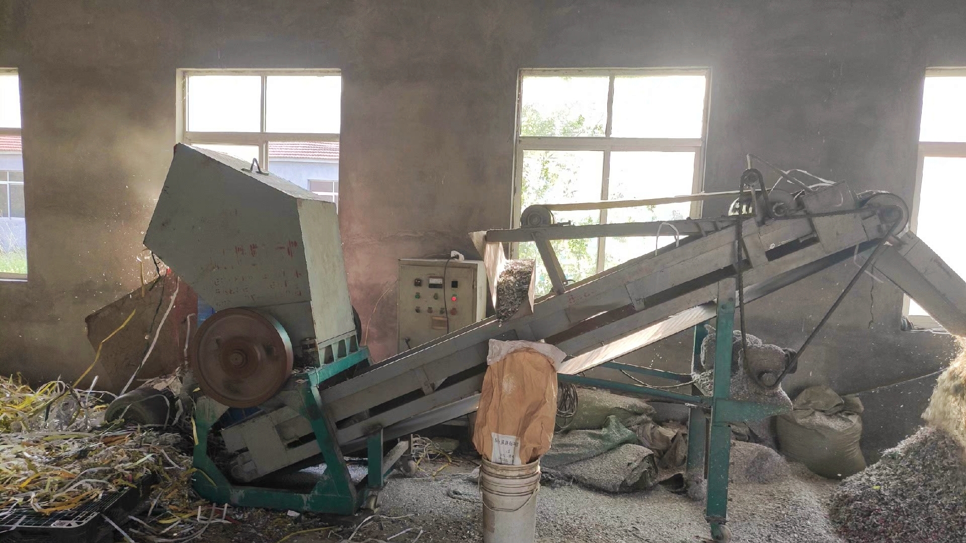 靠经营废塑料，一年挣20万也不难，记住这3个门道，少走不少弯路