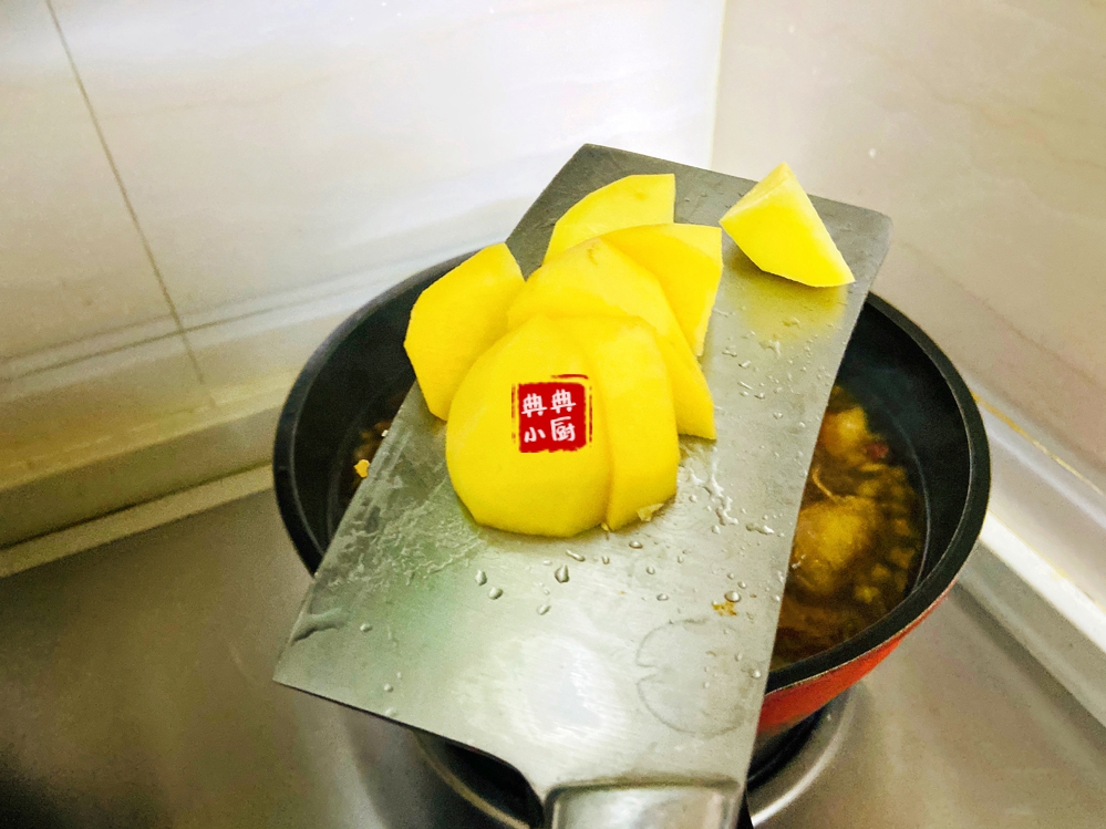 牛腩炖出来为何又柴又硬,烧牛腩什么时候放盐