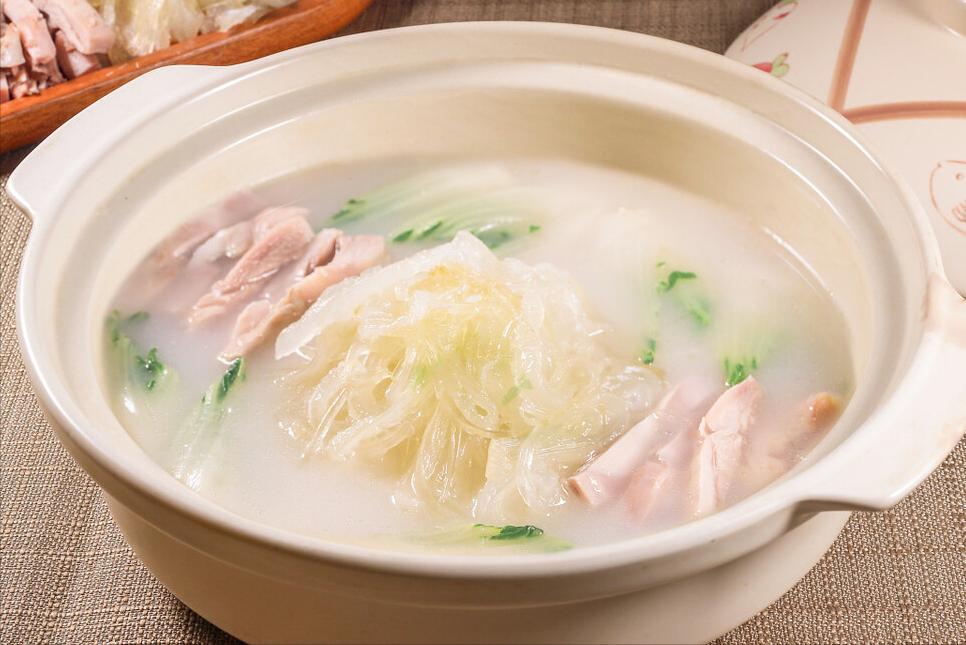 秋天气燥推荐三款营养粥,老年人秋天喝什么汤