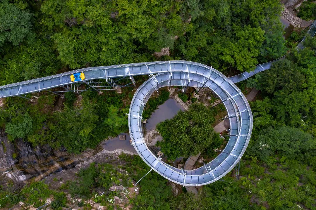 夏日峡谷漂流推荐无漂流不夏天,溪流欢畅