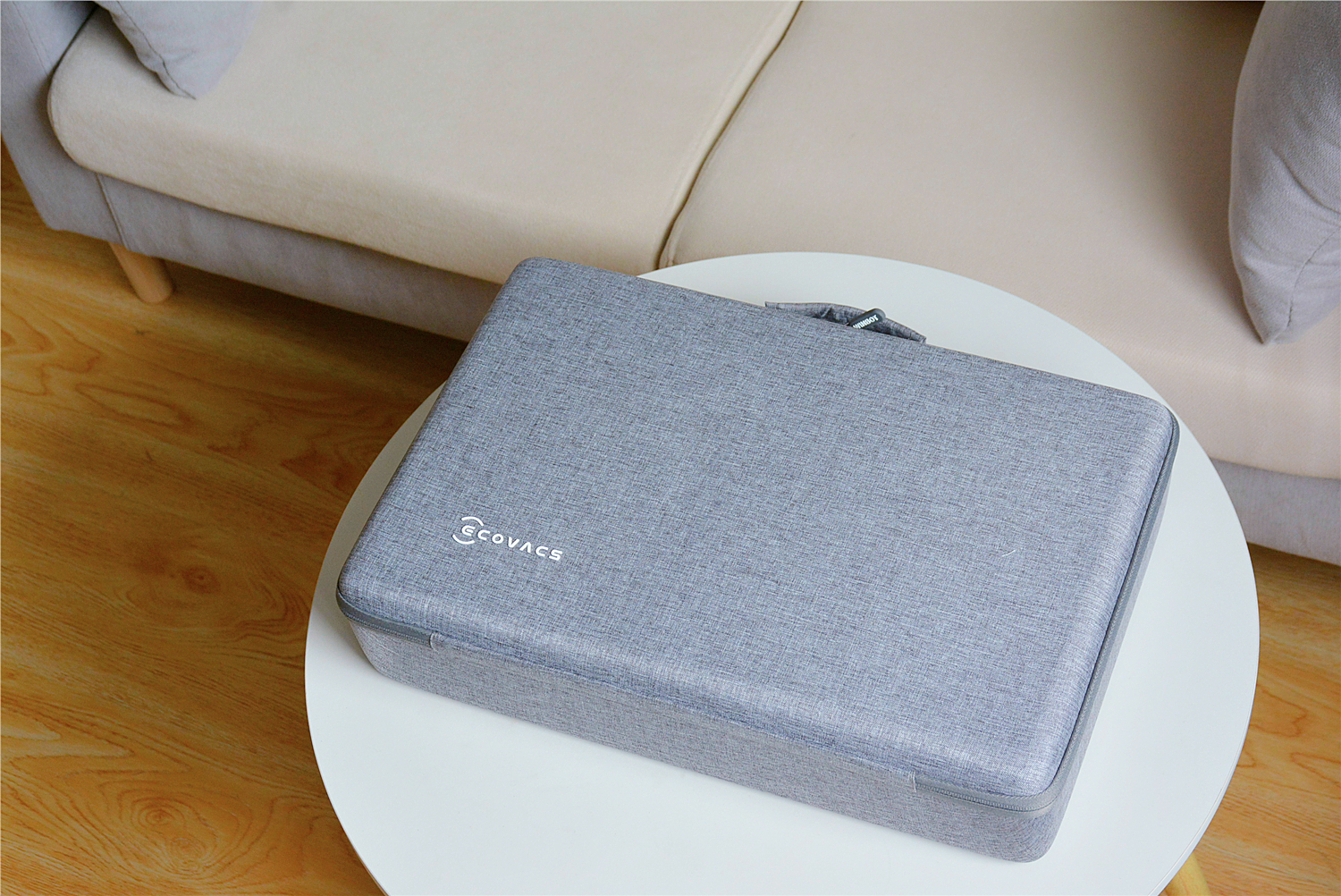 科沃斯擦窗教程,双向自动喷水擦玻璃