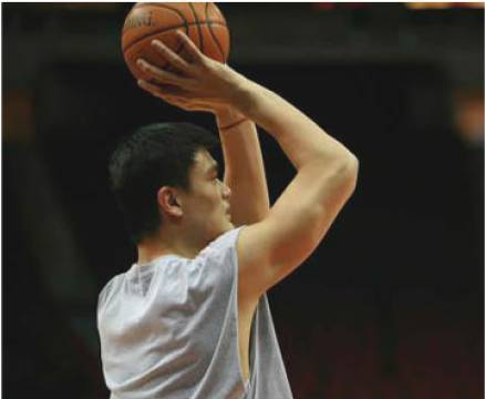 怎样拉出强烈弧线球,香蕉球怎么踢出弧线