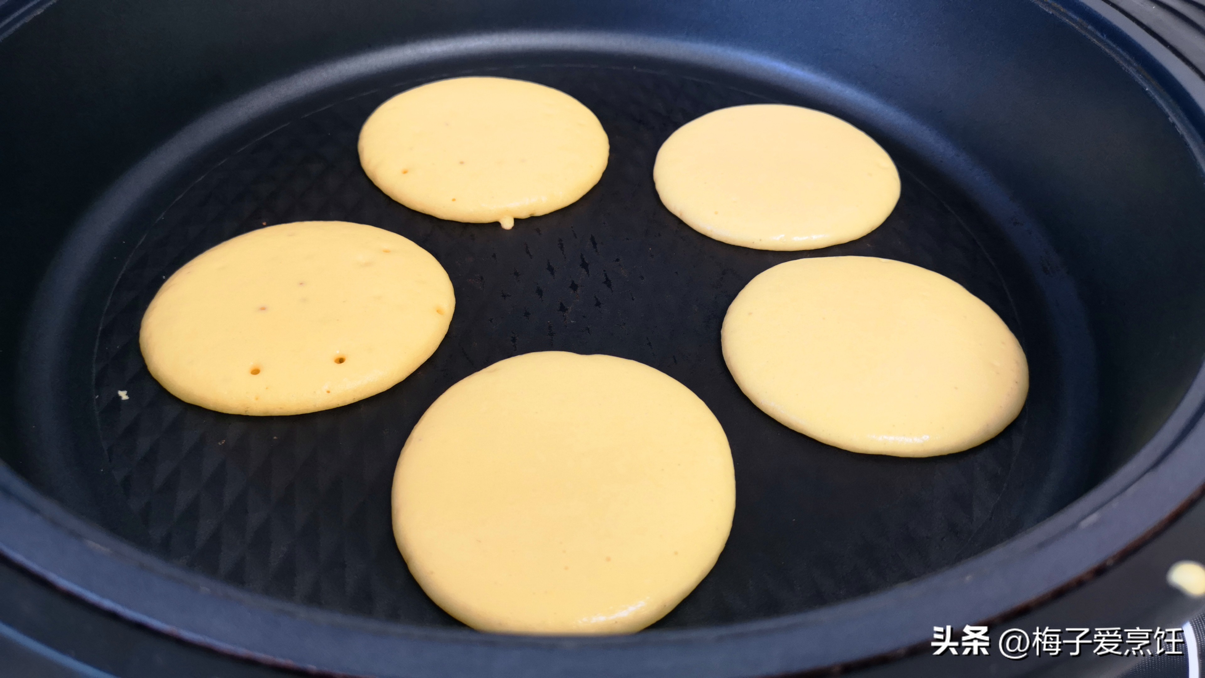 玉米面怎样做好吃不用发酵粉,苹果玉米面比面包还好吃的做法