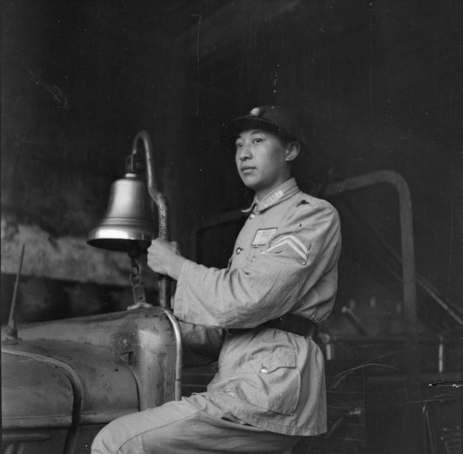 集中营惨状:30张老照片揭示妇女衣不遮体的悲惨命运!