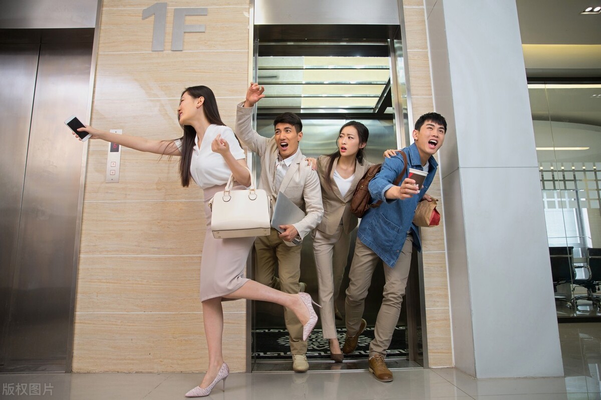 外卖小哥诈骗女大学生10年,却因忽略QQ空间一功能,直接被捕入狱