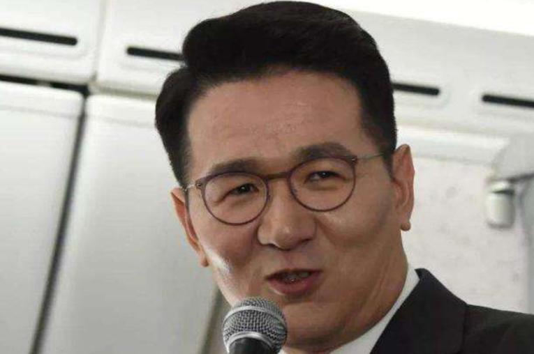 赵显娥让空姐下跪道歉视频,赵显娥逼停飞机事件