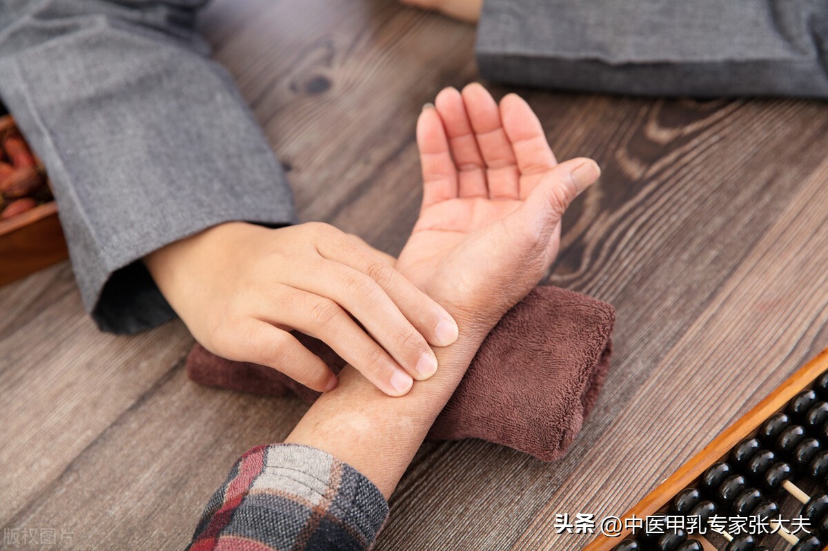 报告单上面甲状腺显示结节样病变,甲状腺结节在彩超报告中会体现吗