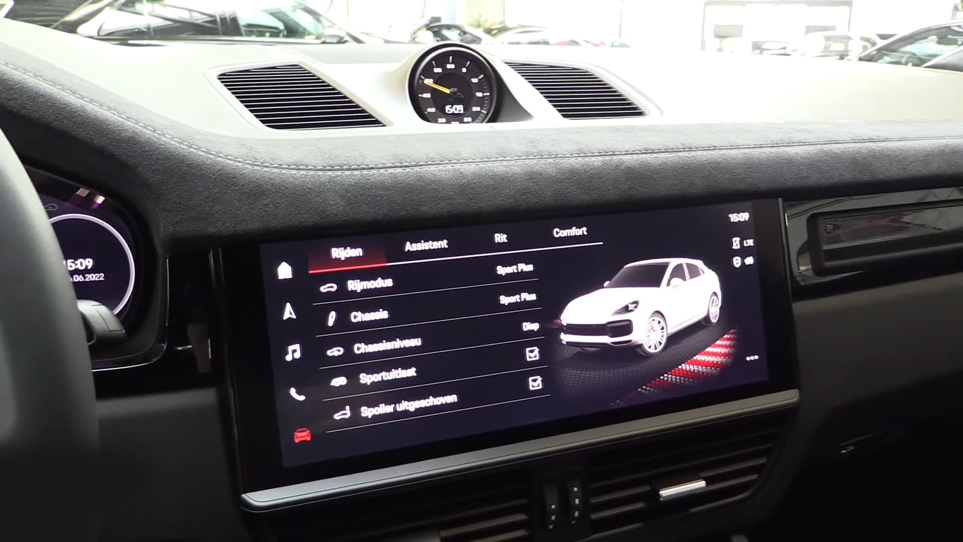 保时捷卡宴2023款落地价,2024款长轴保时捷卡宴最新消息