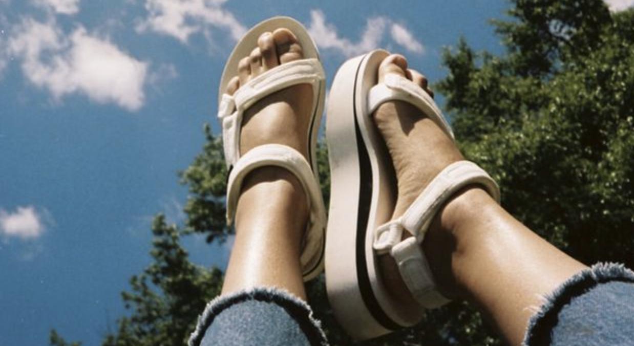 户外夏季徒步凉鞋,户外旅游涉水凉鞋