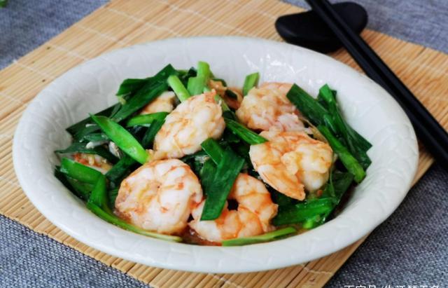 韭菜鸡蛋饺子馅儿怎么调鲜香好吃,韭菜炒虾简单的家常小炒鲜香下饭