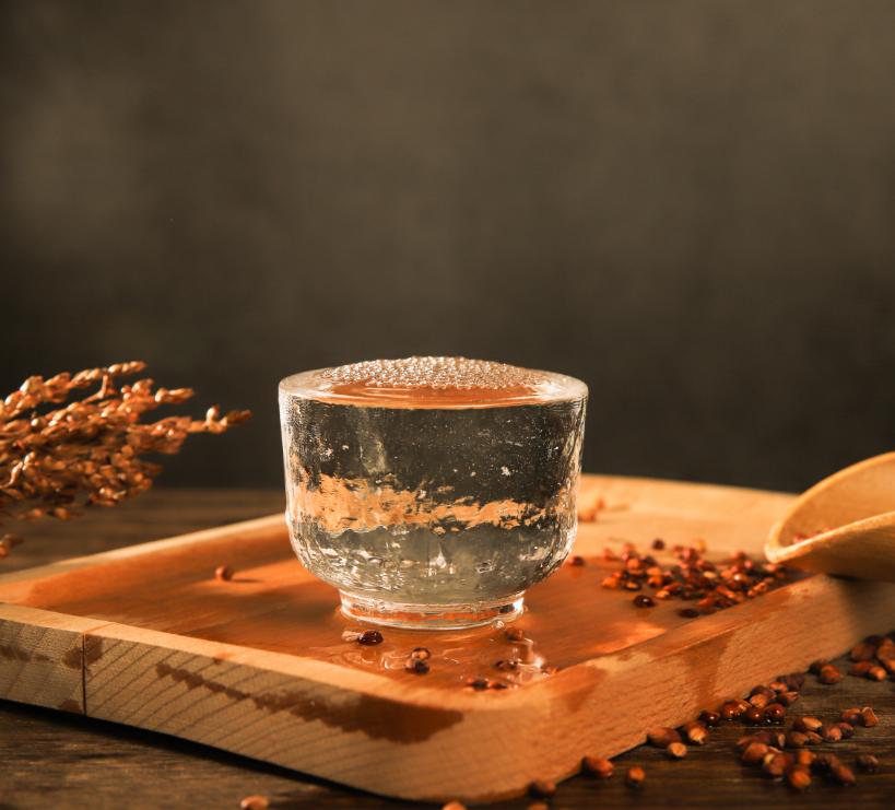 牛栏山是酒精酒为啥还那么火,15元一瓶牛栏山是真的吗