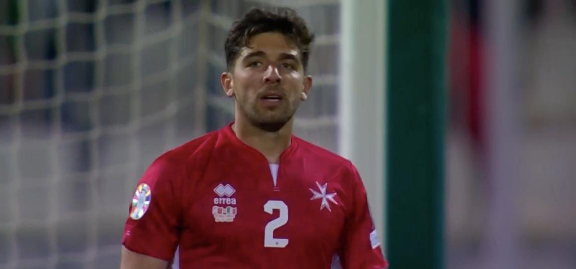 2-0！意大利赢得多难看？下半场被狼狈*攻围**51万人口小国射门9次