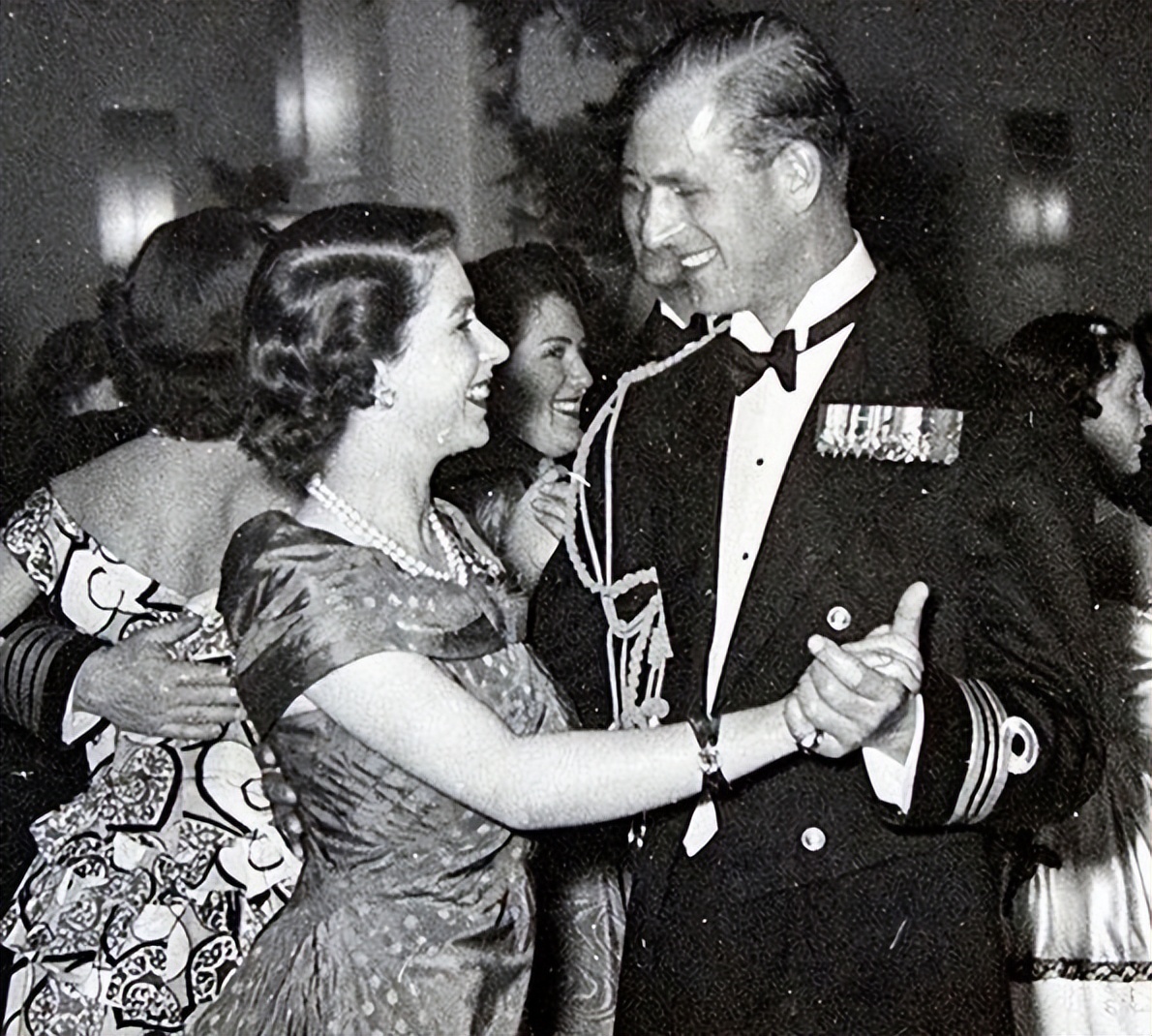 凯特参加威廉婚礼照片,凯特威廉甜蜜瞬间