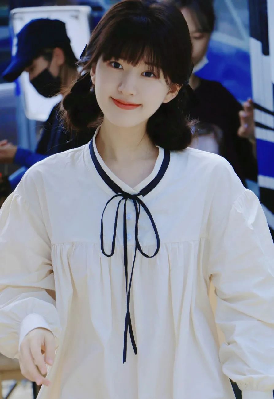 赵露思新剧同款刘海教程,赵露思新剧齐刘海校服造型