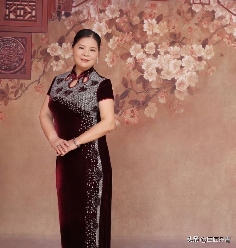 喜迎国庆礼赞盛世——艺术家*建华陈**