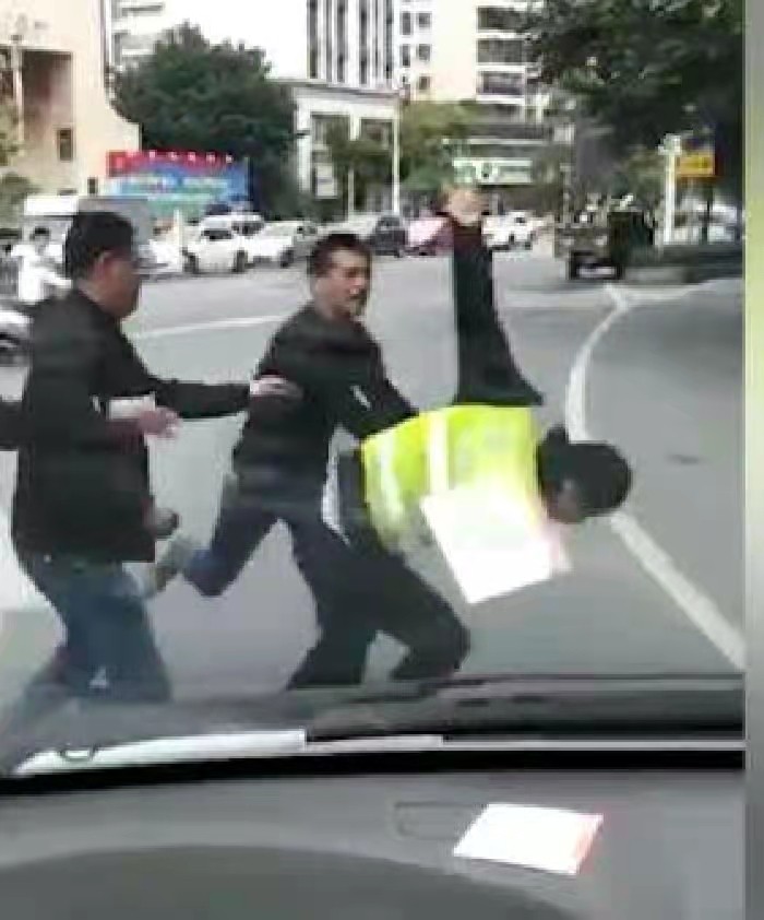 2011年大连交警史英才,2011年大连打死交警案怎么处理的