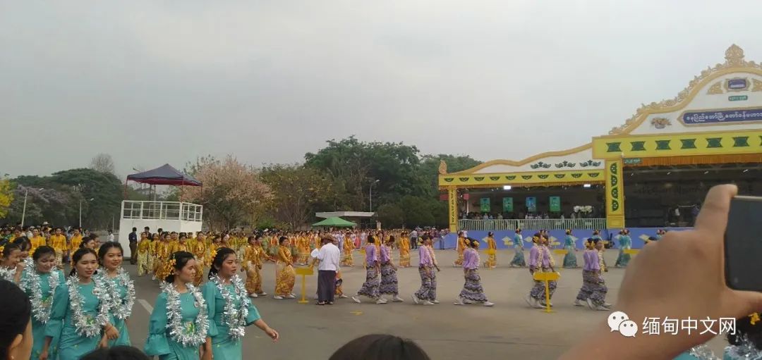 19年缅甸泼水节萨瓦迪卡狂欢视频,2018缅甸泼水节完整视频