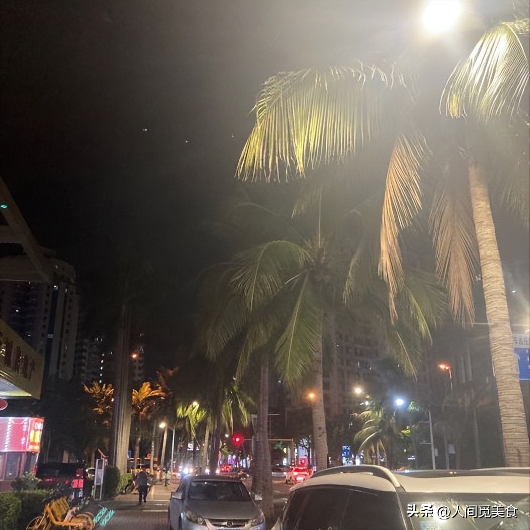 3个重庆小伙高考后来海南玩,点了一桌子菜,结账时确认3遍不敢信