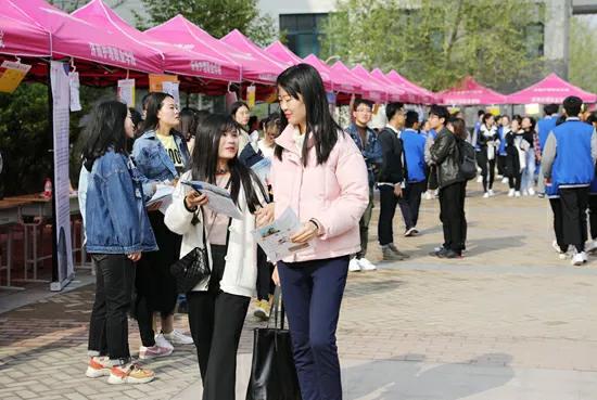 月薪过万四个行业用工荒,就业难与招工难并存到底难在哪