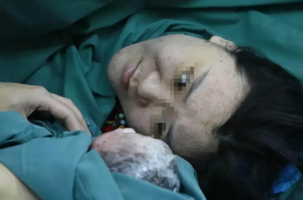 2015年，陕西22岁女子被检查出先天性无子宫，母亲：我的子宫给她