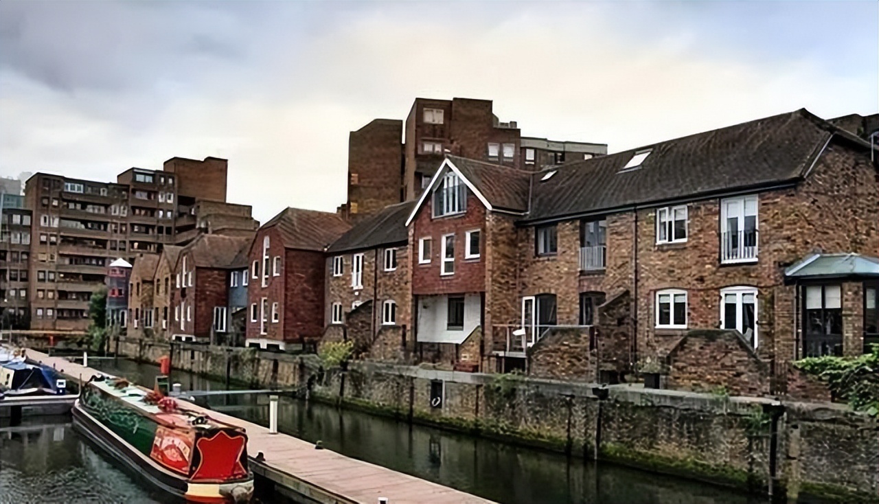 23岁女富豪生活奢靡,黑龙江女首富离婚