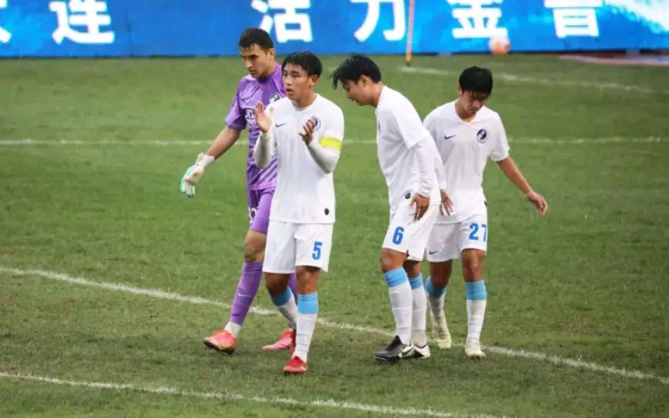 谢晖上赛季执教大连人的成绩,大连人后防两次送礼谢晖场边暴怒