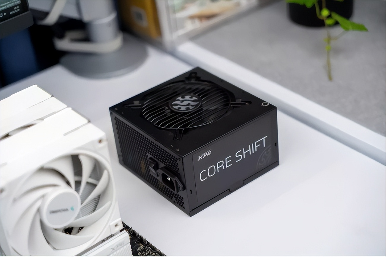 xpg白色机箱,xpg白色和金色