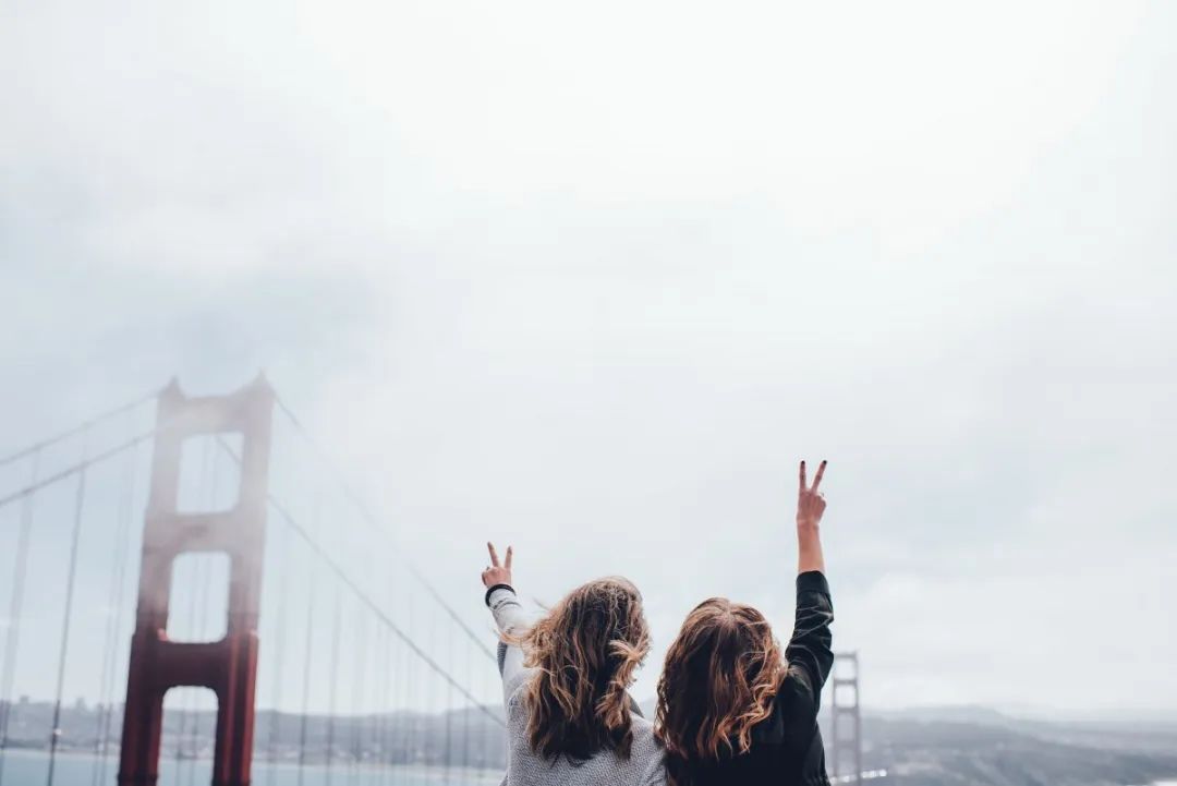 闺蜜适合发的朋友圈简短句子,闺蜜一起最适合发朋友圈的句子