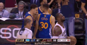 用一生来对抗傲慢与偏见，万字长文记录库里的乔丹精神